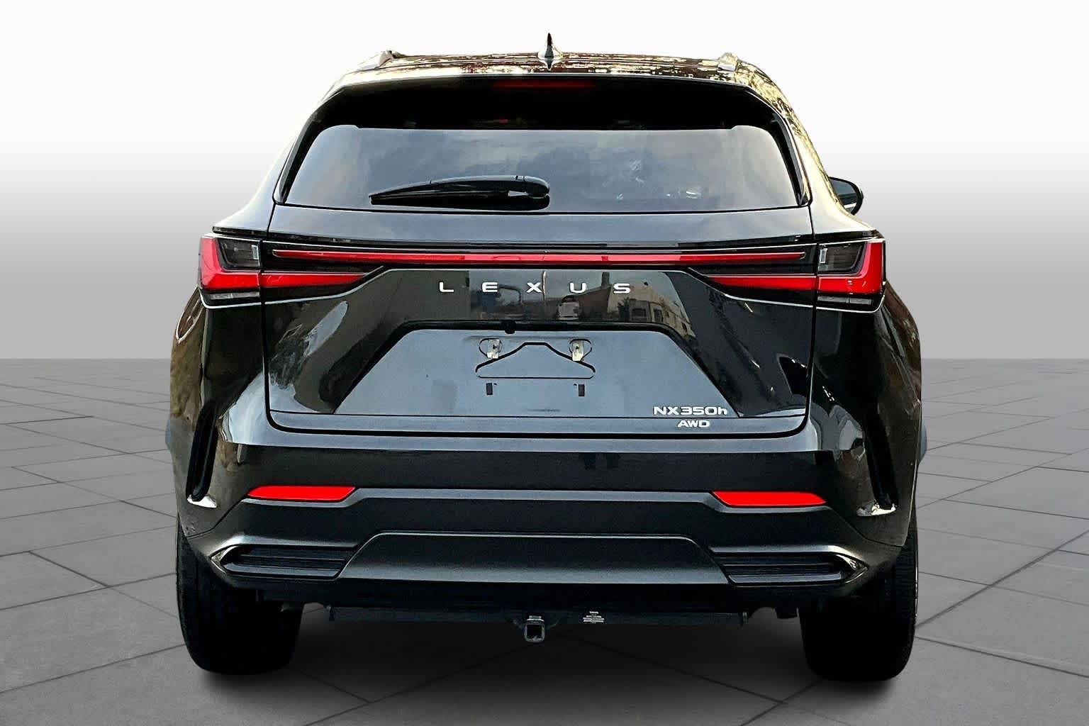 2022 Lexus NX photo 4
