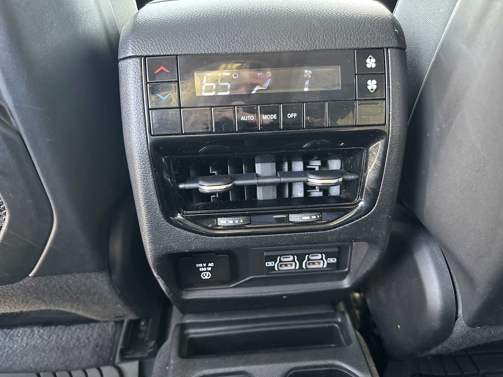 2022 Jeep Grand Cherokee Laredo photo 33