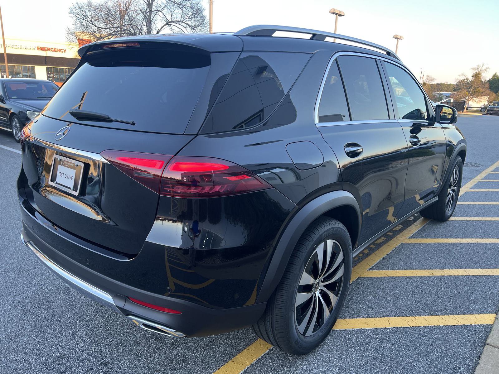2025 Mercedes Benz GLE 350 4MATIC photo 8
