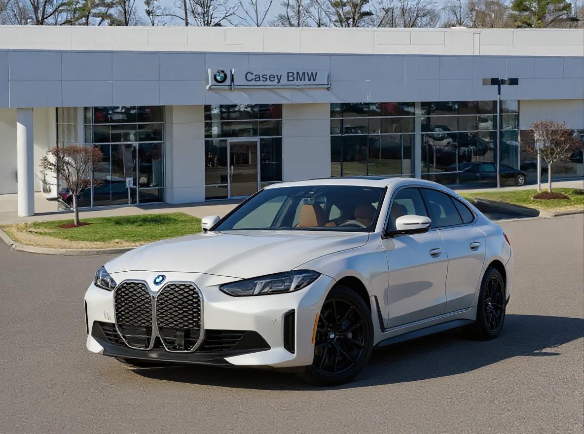 2025 BMW i4 40's photo