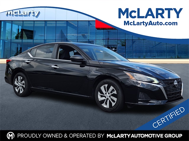 Certified Used 2025 Black Nissan 2.5 S image 1
