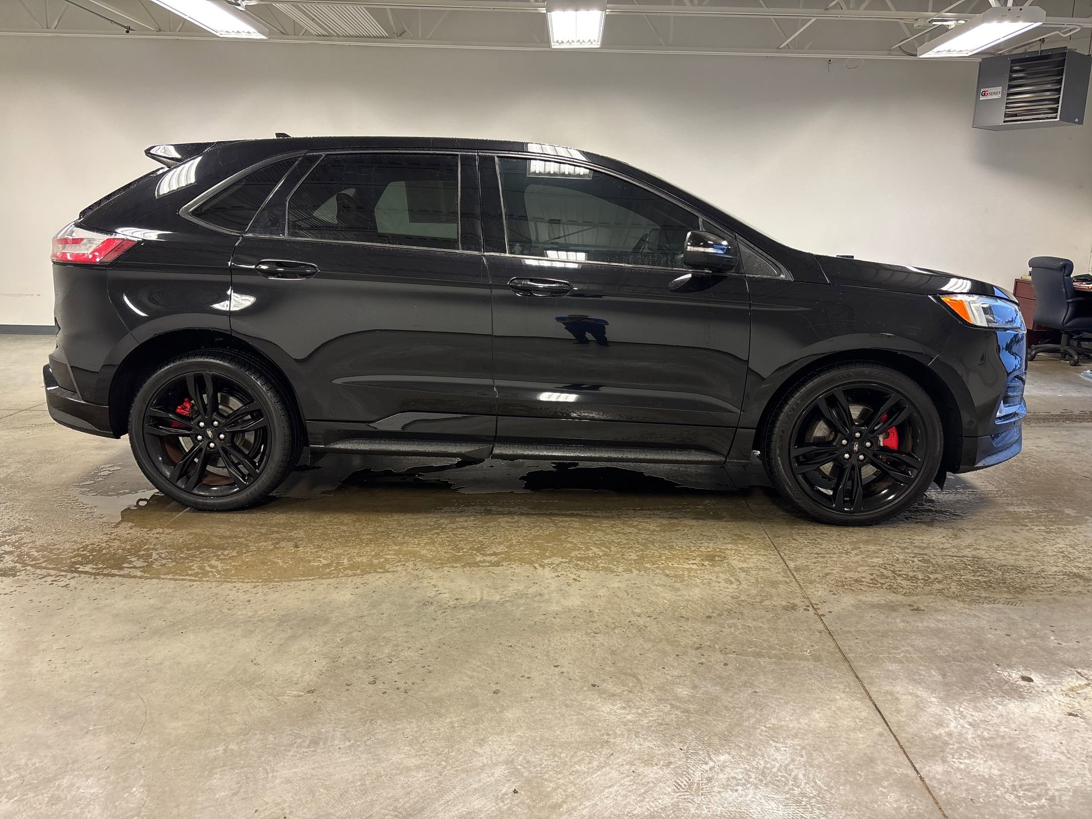 2019 Ford Edge ST photo 6