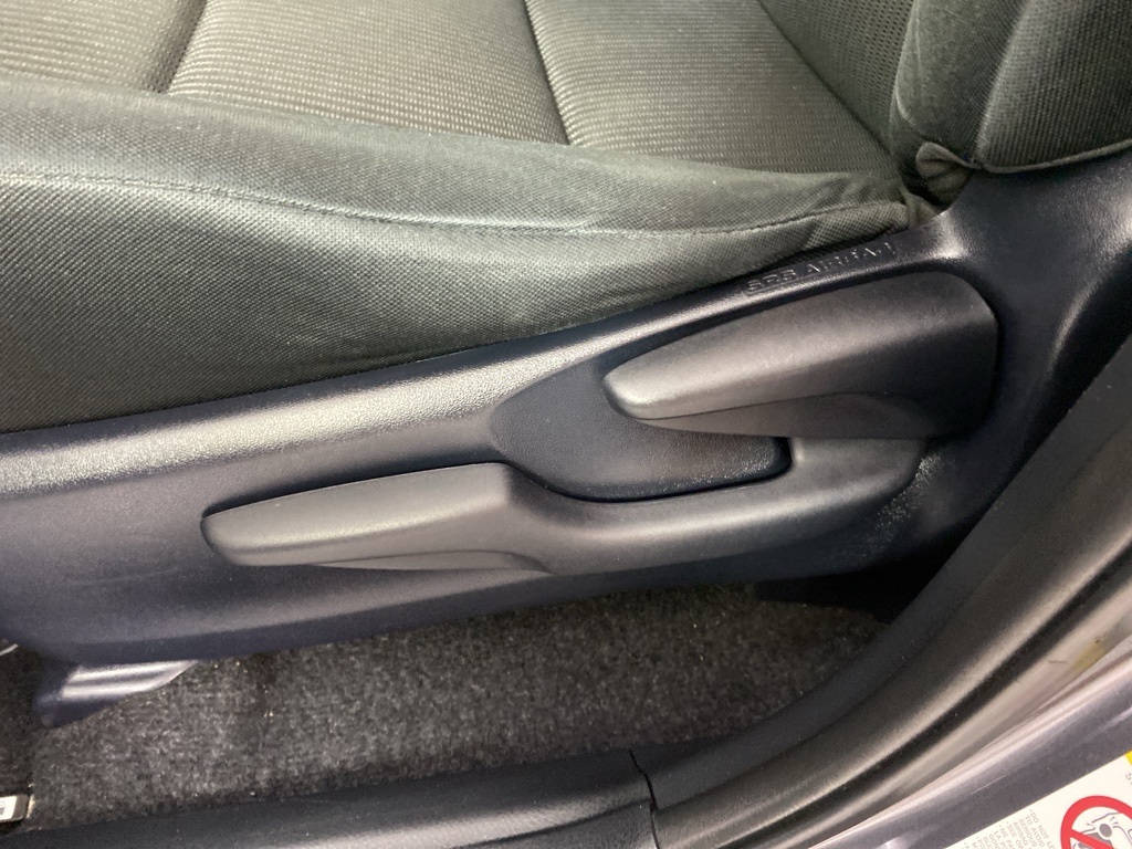 2018 Toyota RAV4 LE photo 14