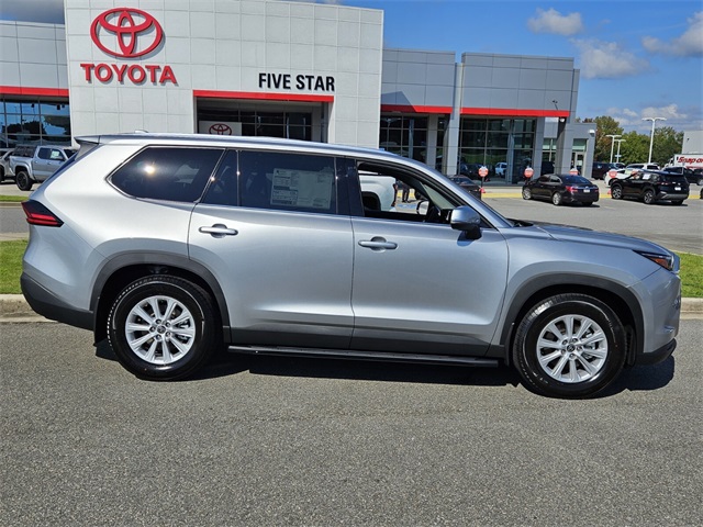 2025 Toyota Grand Highlander XLE photo 13