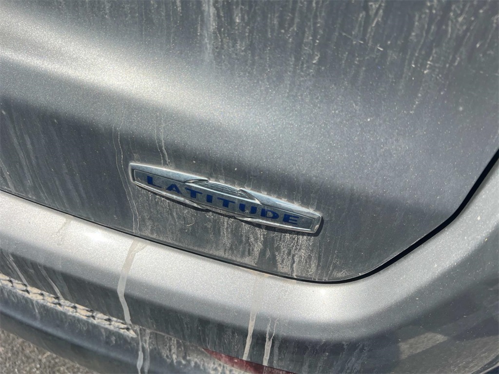 2021 Jeep Compass Latitude photo 16