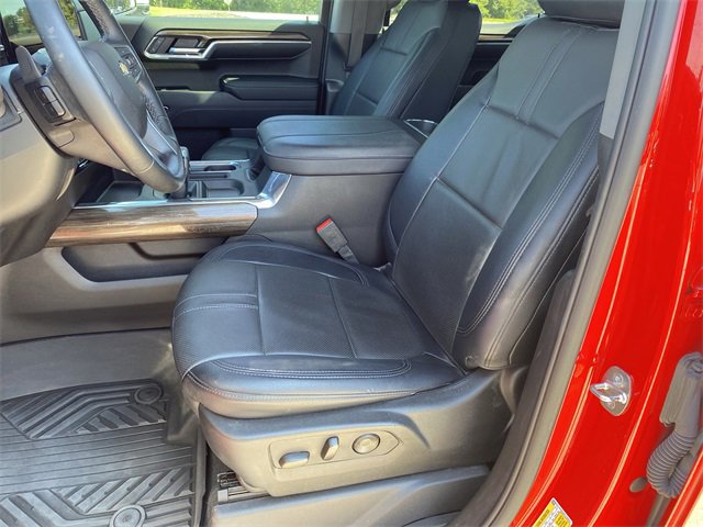 2024 Chevrolet Silverado 1500 LT photo 9