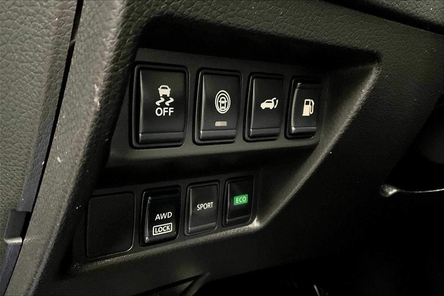 2019 Nissan Rogue SV photo 28