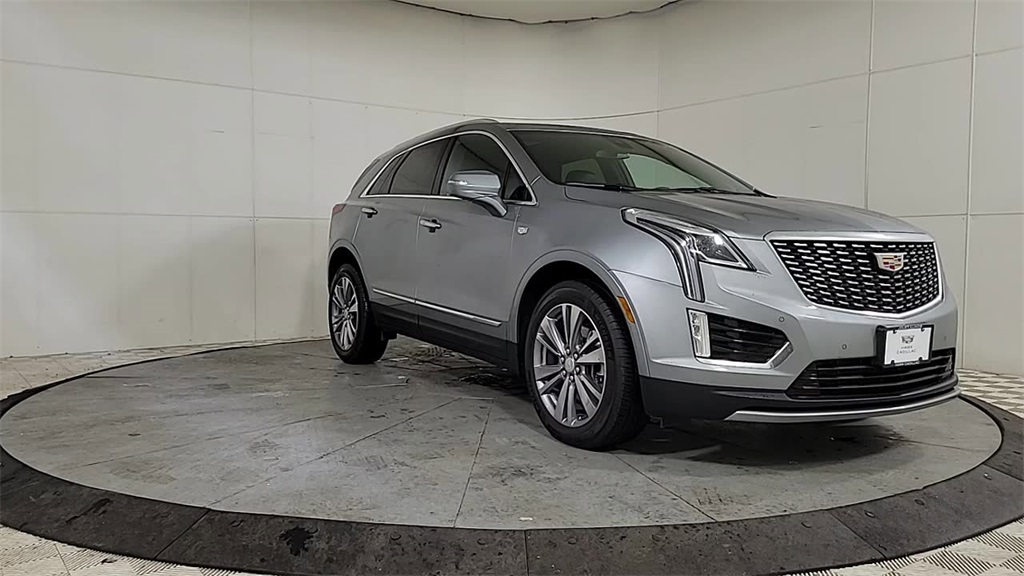 2025 CADILLAC XT5 - Image 2