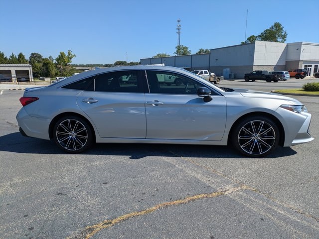 2022 Toyota Avalon Touring photo 2
