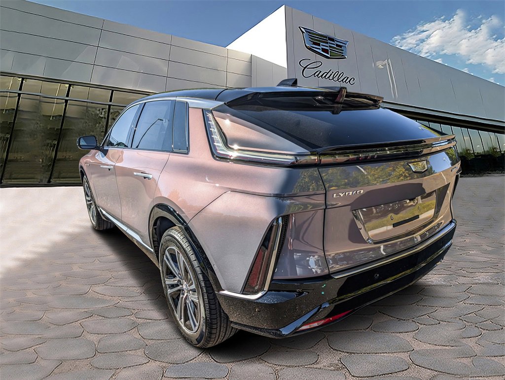 2026 Cadillac Lyriq Luxury photo 2