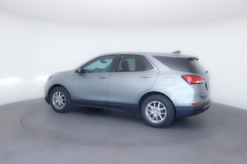 2024 Chevrolet Equinox photo 3