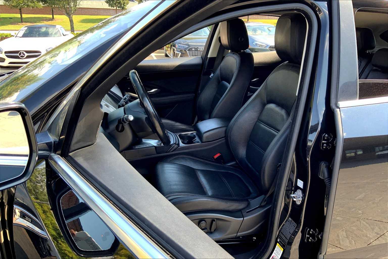 2018 Jaguar E-PACE SE photo 7