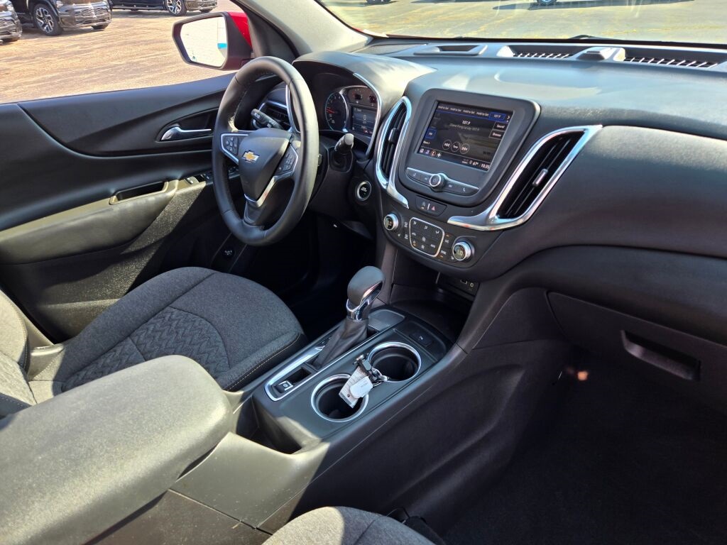 2024 Chevrolet Equinox LT photo 4