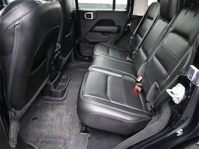 2023 Jeep Wrangler Sahara photo 13
