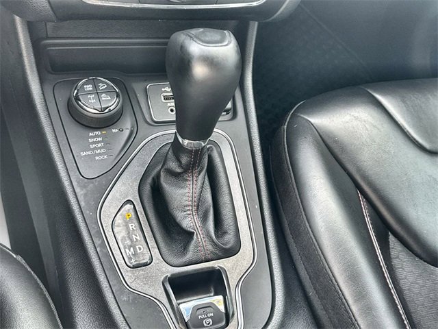 2020 Jeep Cherokee Trailhawk photo 28