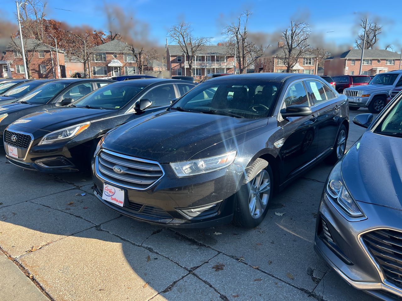 2019 Ford Taurus SEL's photo