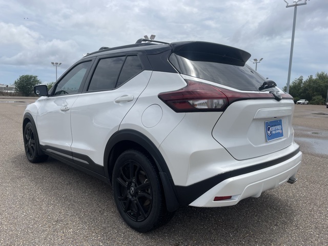 2024 Nissan Kicks SR photo 5