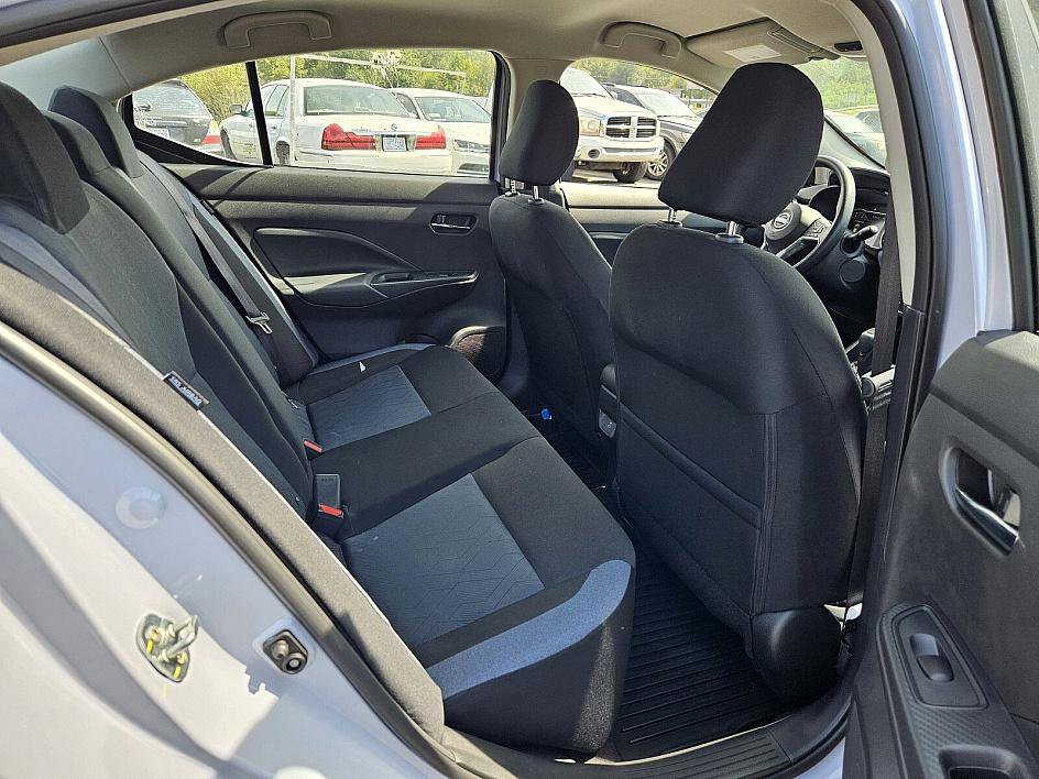 2025 Nissan Versa SV photo 14