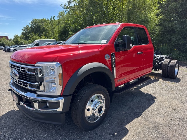 2025 Ford F-450 XLT photo 2