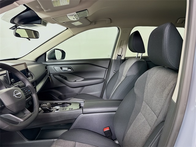 2026 Nissan Rogue SV photo 5