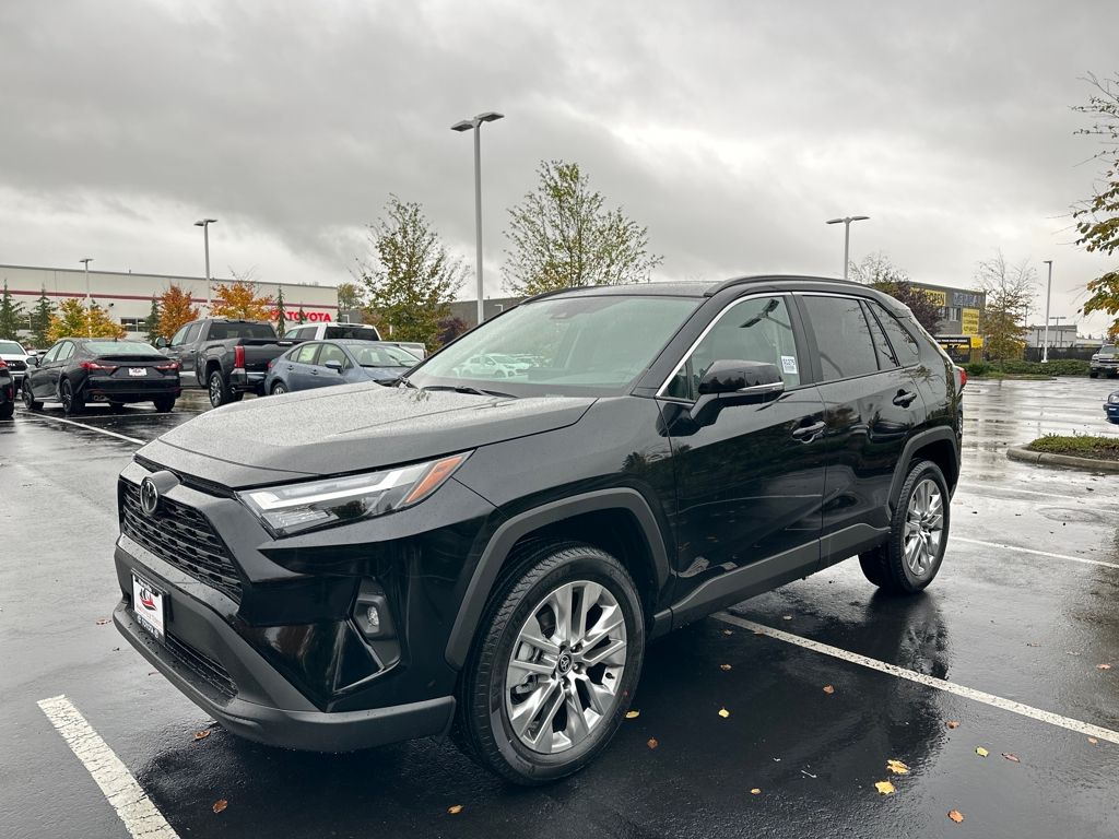 2025 Toyota RAV4 XLE Premium photo 4