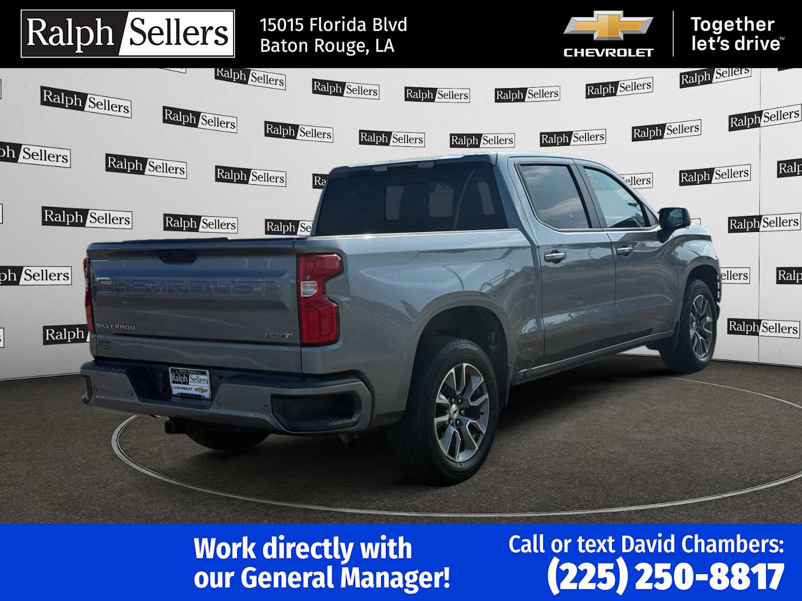 2021 Chevrolet Silverado RST photo 2