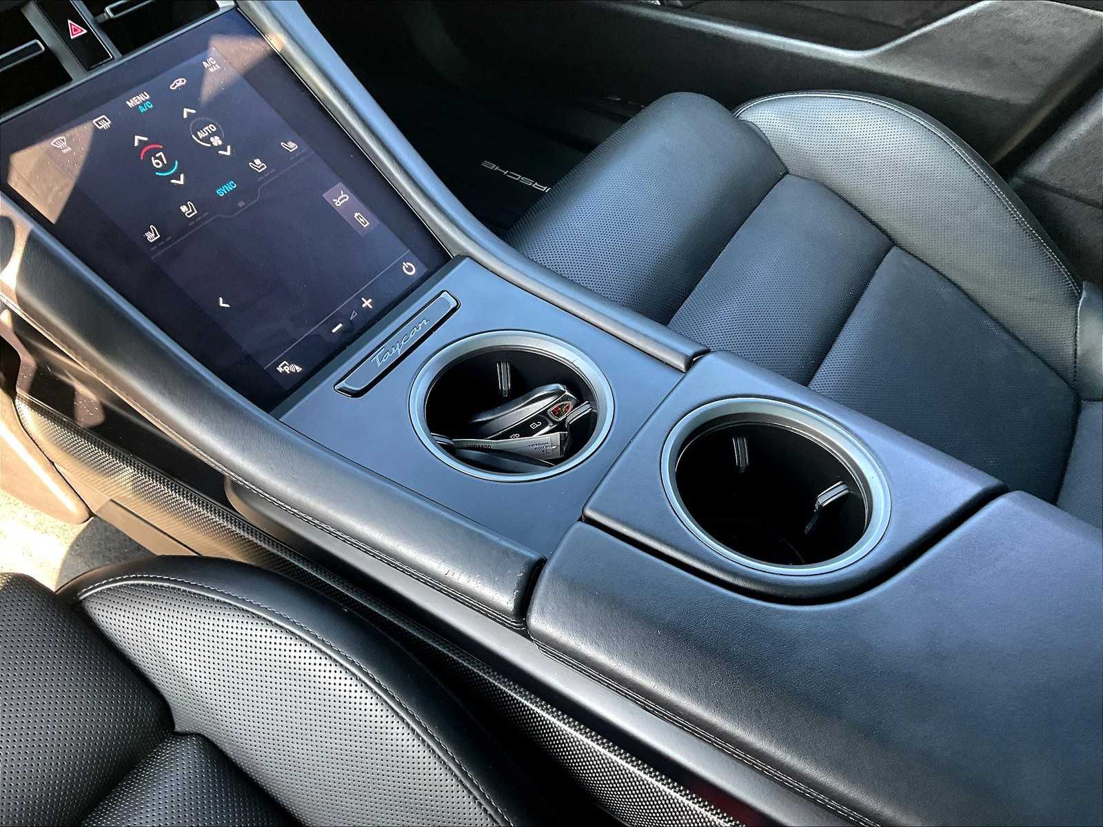 2021 Porsche Taycan Turbo S photo 19