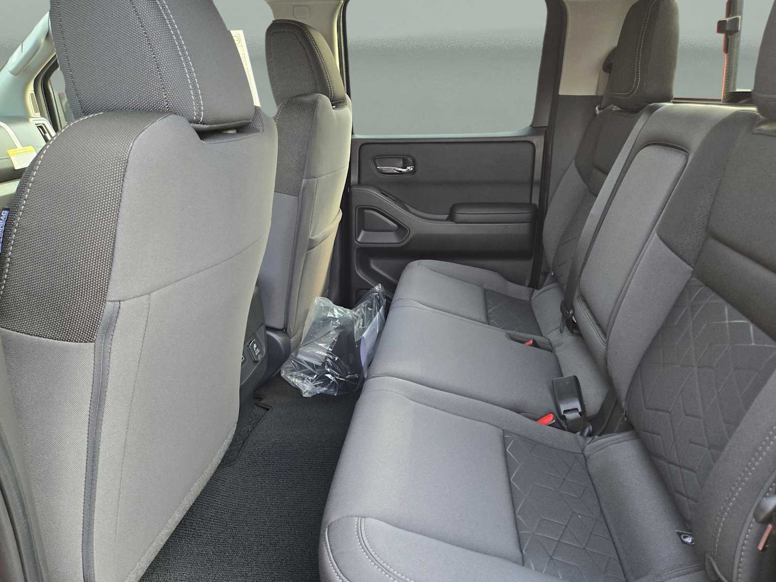 2026 Nissan Frontier Crew Cab SV photo 12