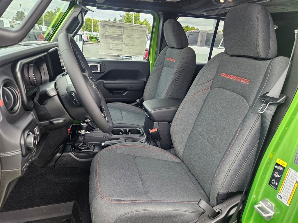 2025 Jeep Wrangler Rubicon photo 14