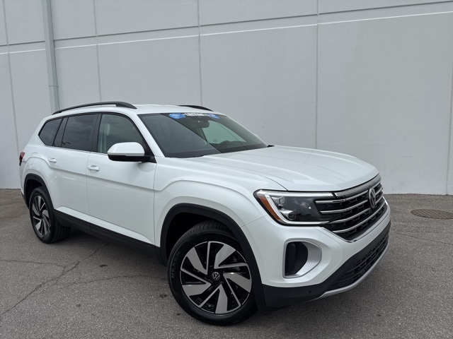 2026 Volkswagen Atlas SE Technology photo 2