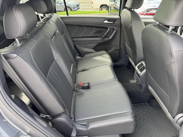 2023 Volkswagen Tiguan SE R-Line Black photo 4