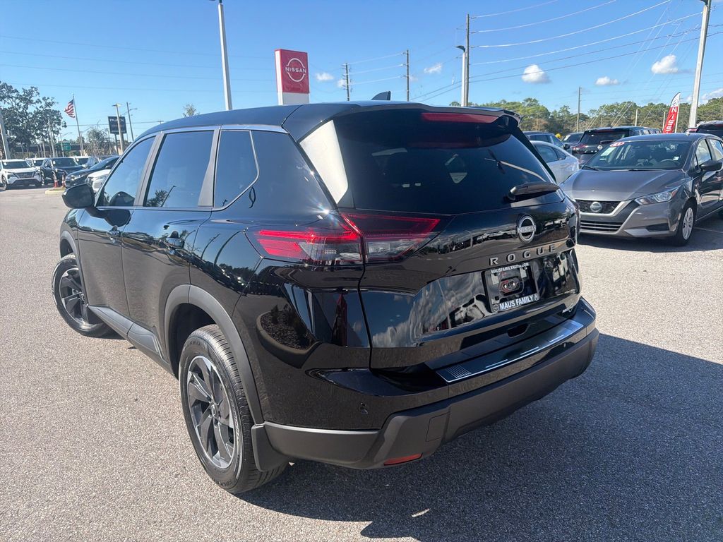 2026 Nissan Rogue SV photo 4
