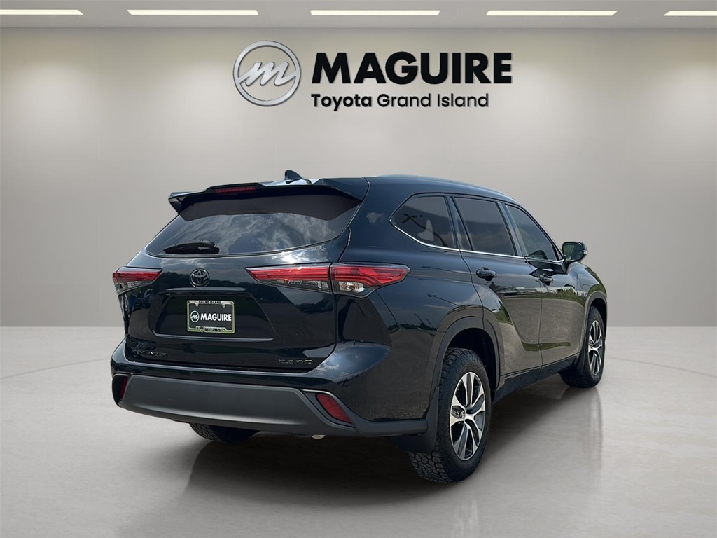 2022 Toyota Highlander XLE photo 5