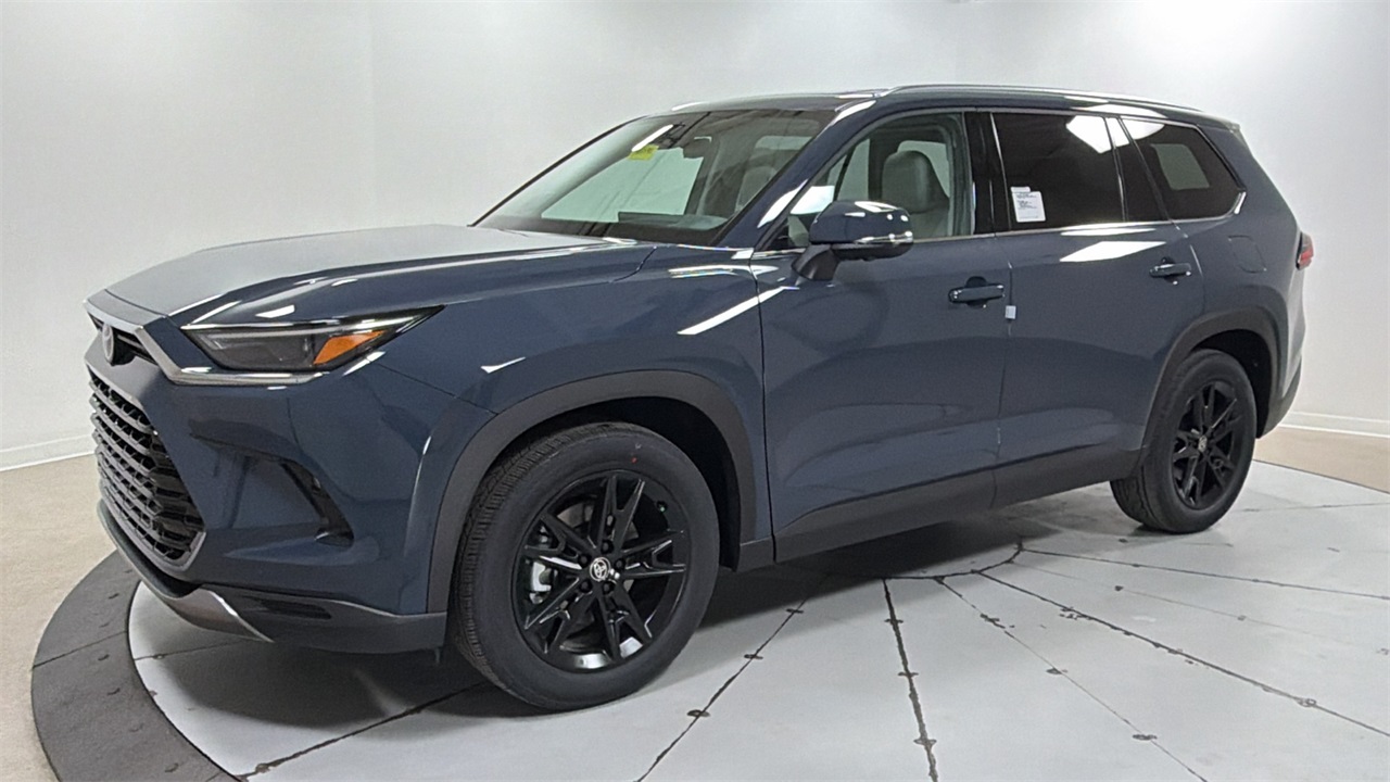 2026 Toyota Grand Highlander Platinum's photo