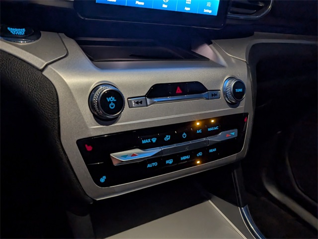 2022 Ford Explorer XLT photo 18