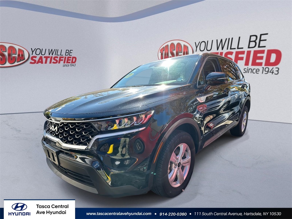 2023 Kia Sorento LX's photo