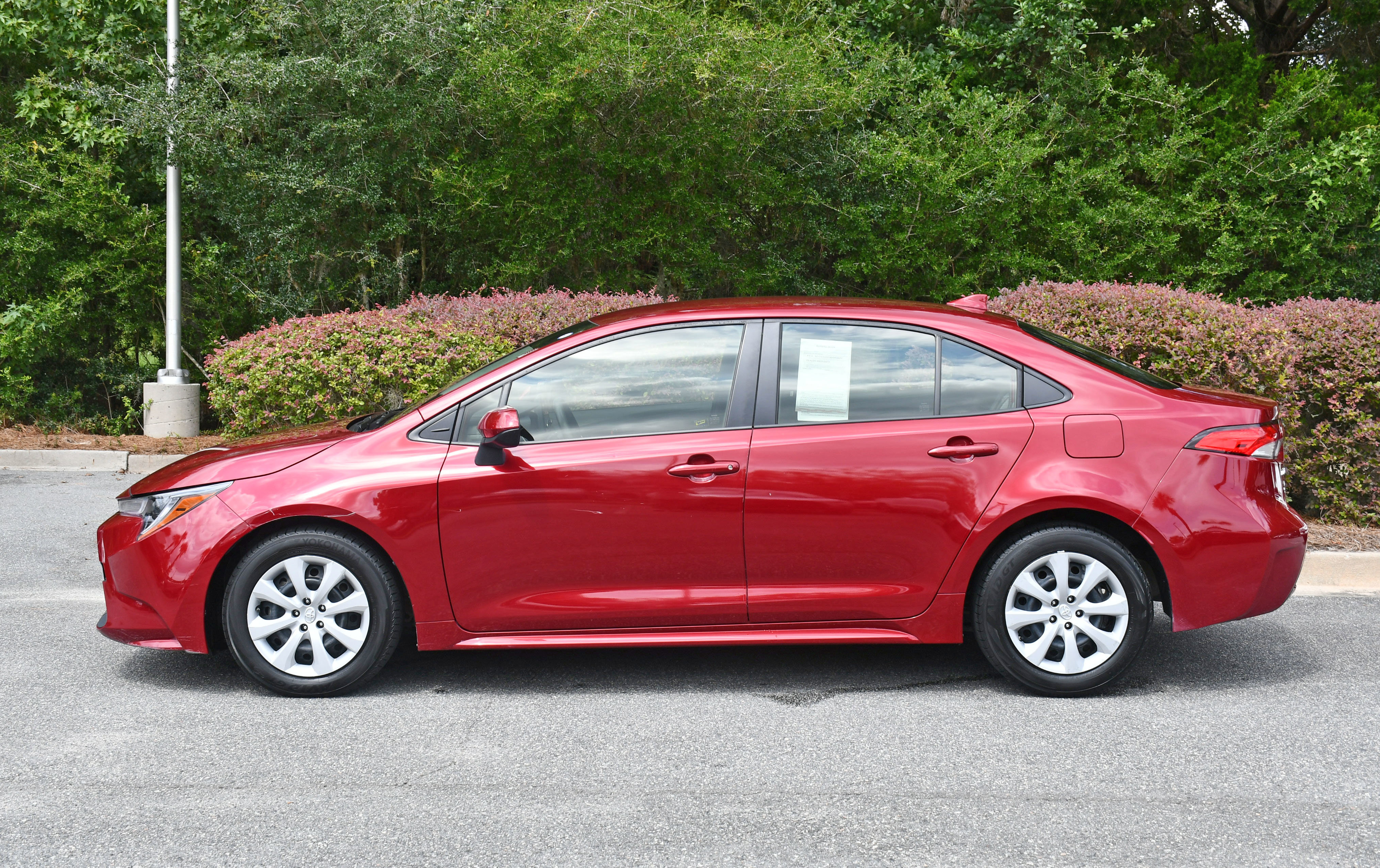 Certified 2022 Toyota Corolla LE with VIN JTDEPMAE8NJ229644 for sale in Kansas City