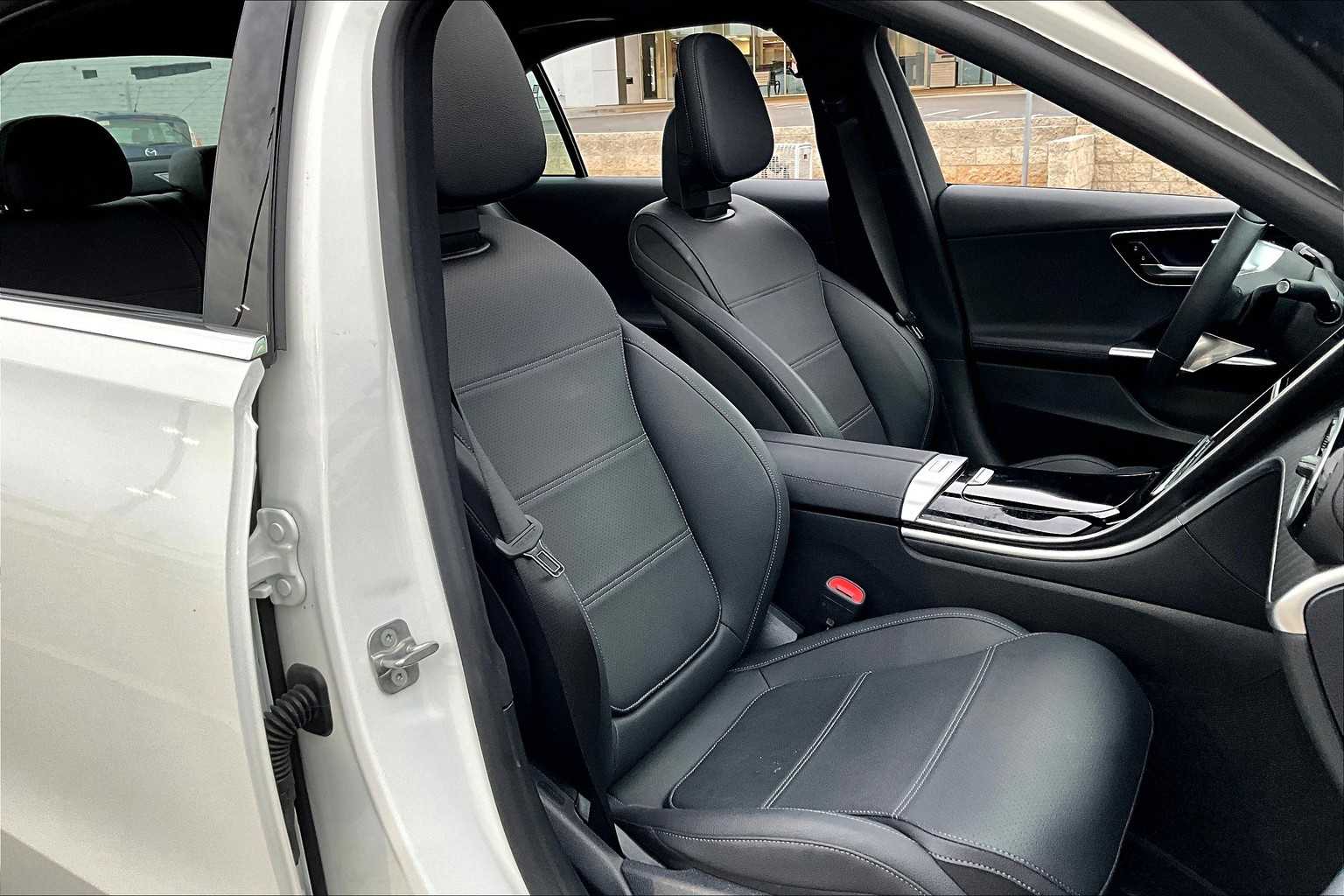 2024 Mercedes Benz C 300 photo 8