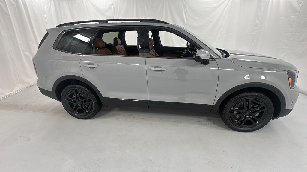 2025 Kia Telluride SX Prestige X-Line photo 2