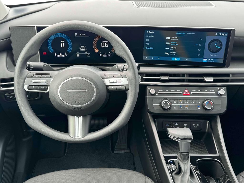 2025 Hyundai Tucson SE photo 17