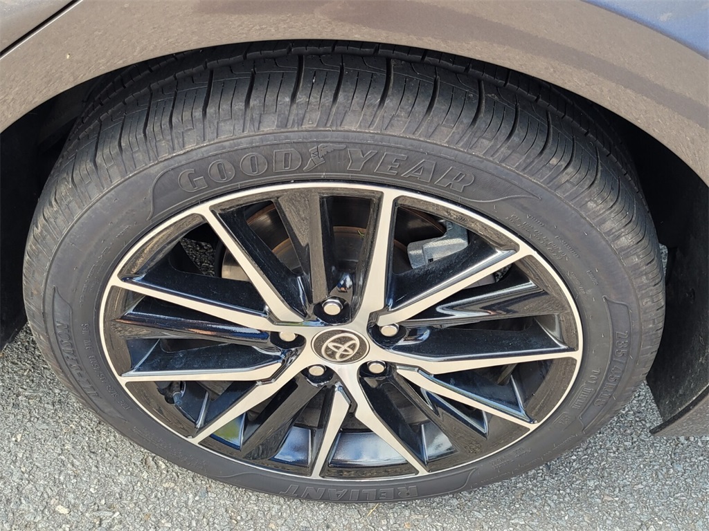 2023 Toyota Camry SE photo 4