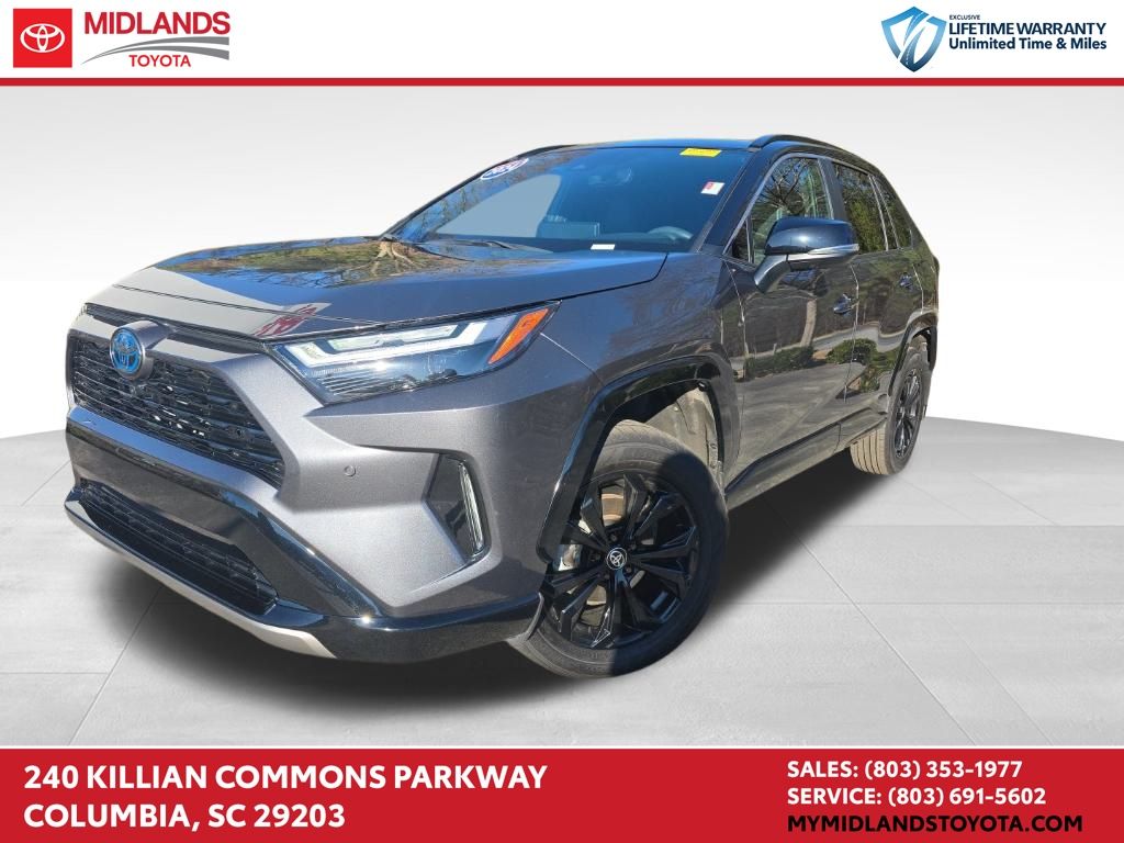 2024 Toyota RAV4 XSE's photo
