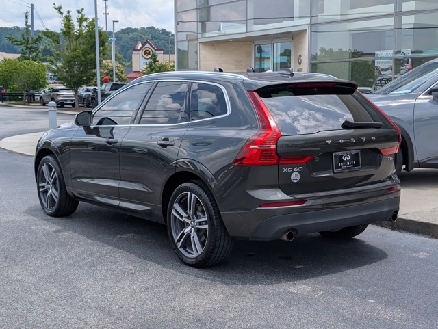 2019 Volvo XC60 T5 Momentum photo 2
