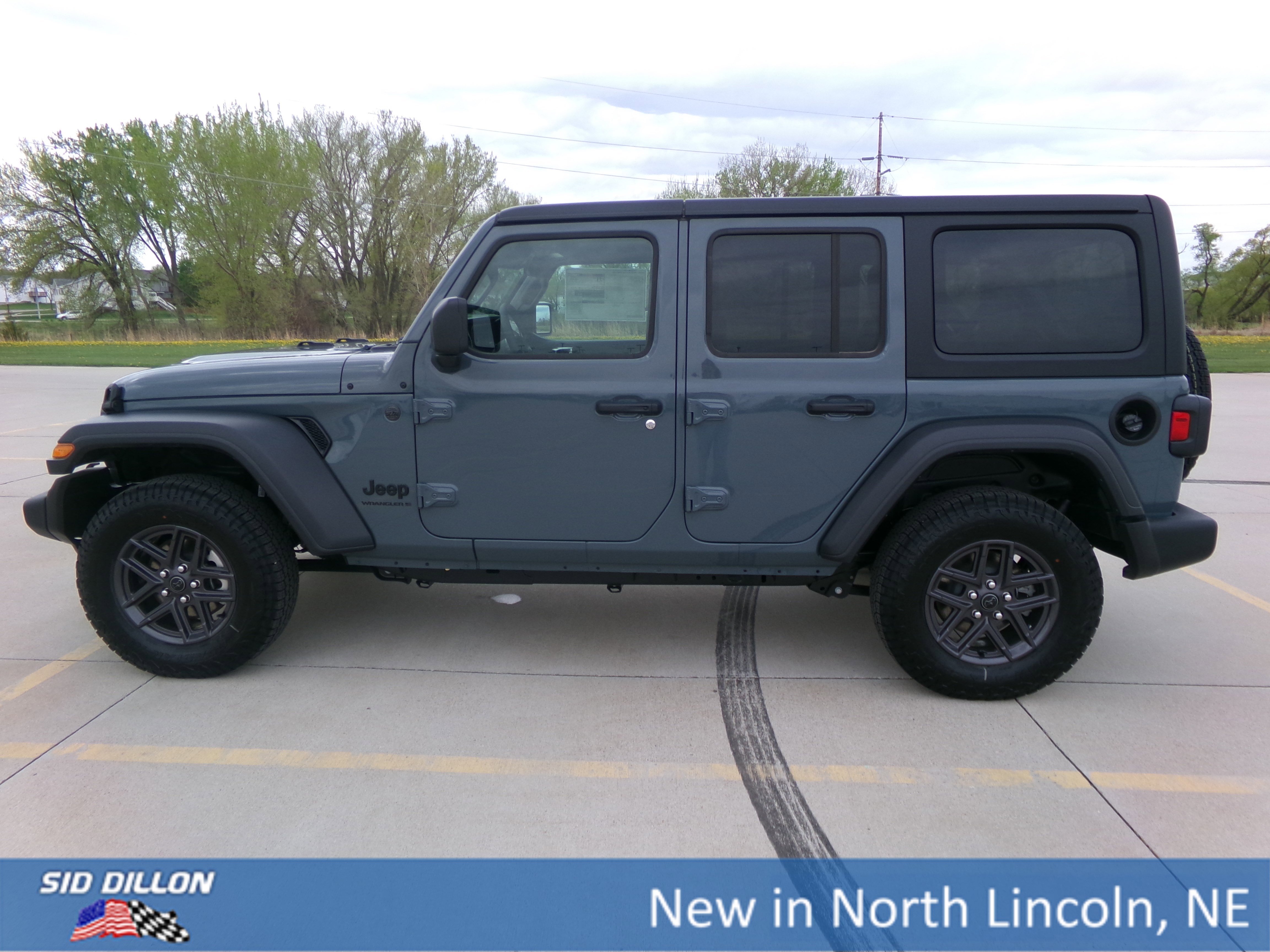 2025 Jeep Wrangler Sport S photo 2