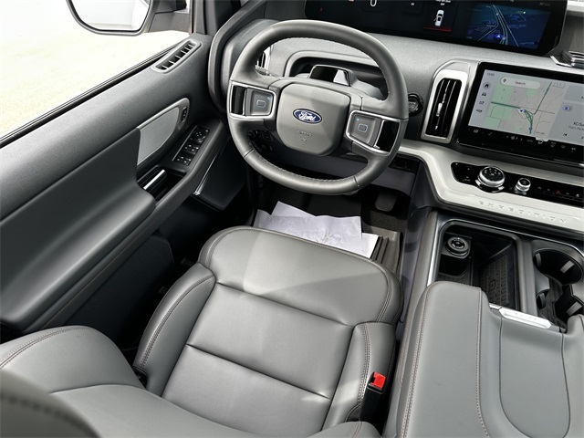 2025 Ford Expedition photo 17