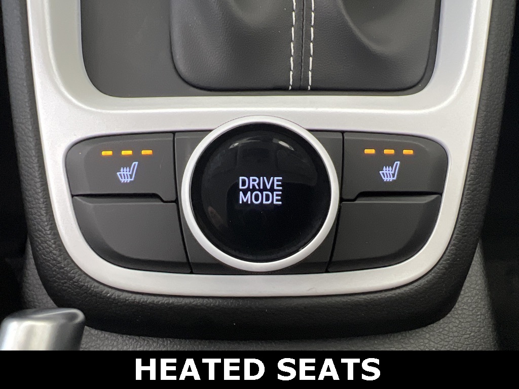 2025 Hyundai Venue Limited photo 3