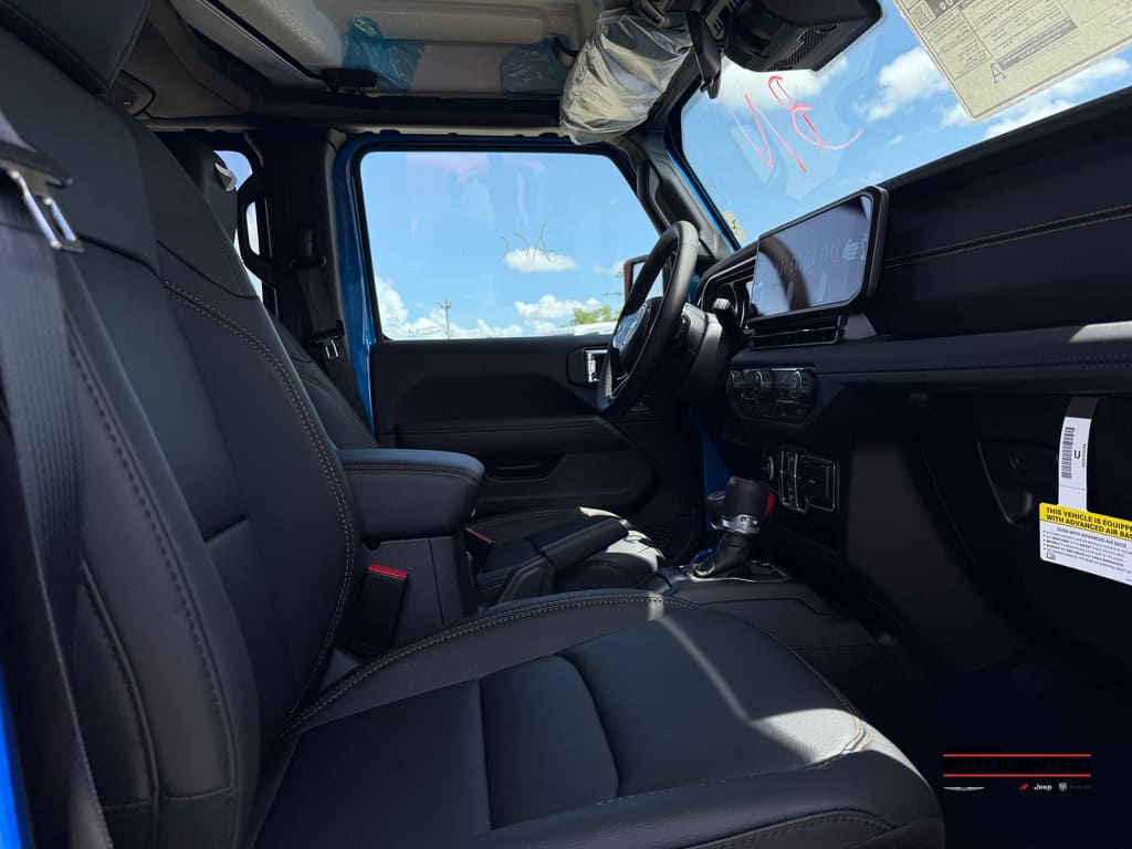 2025 Jeep Gladiator Sport photo 4