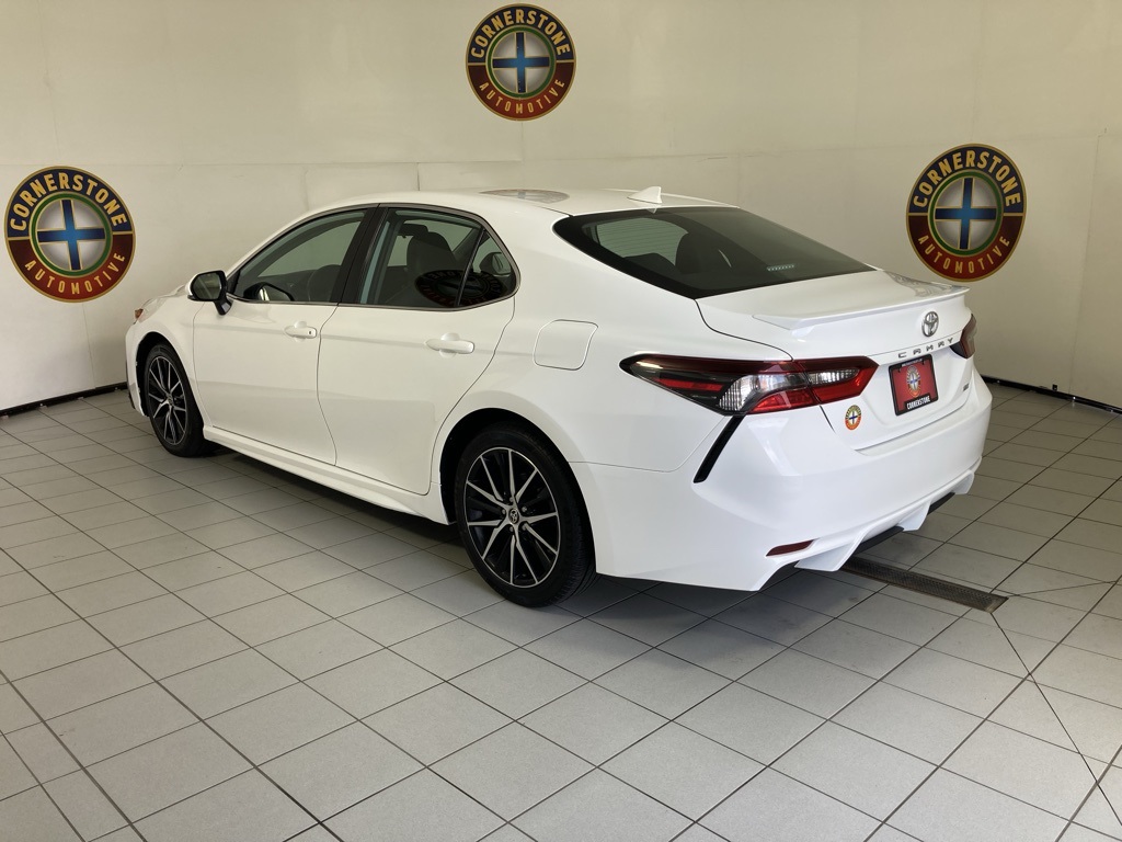 2023 Toyota Camry SE photo 18