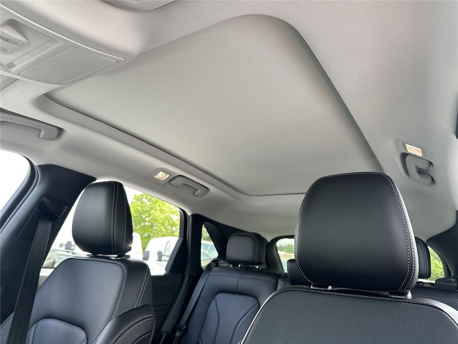 2025 Ford Escape Plug-In Hybrid photo 5