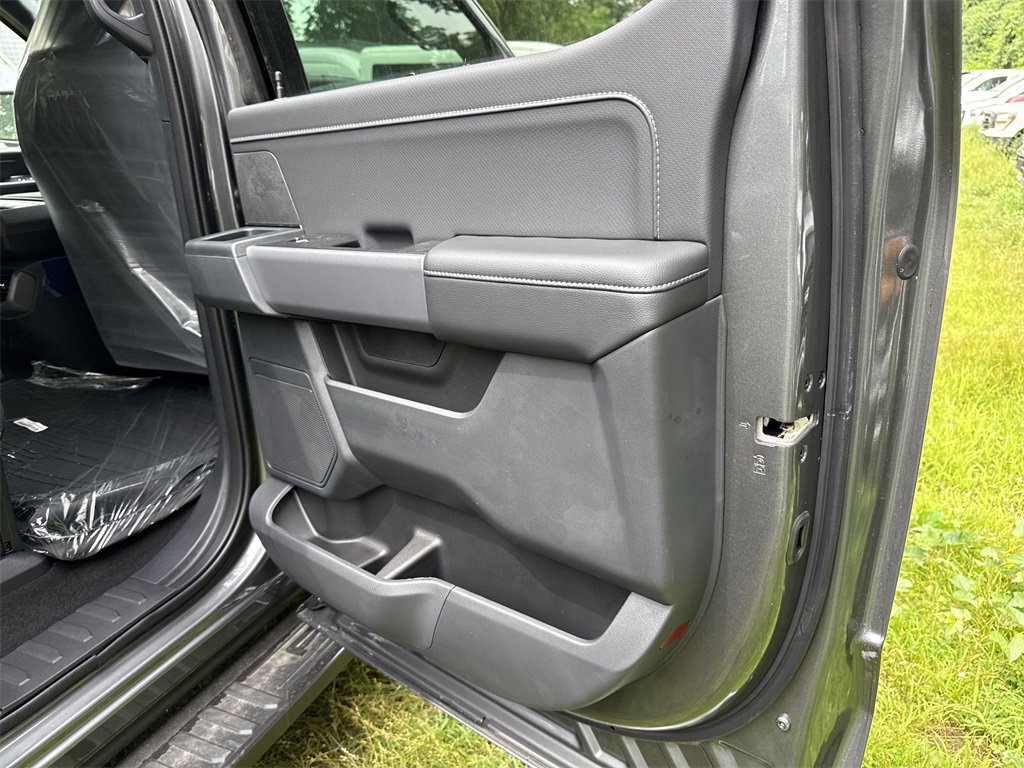 2025 Ford F-150 XLT photo 24